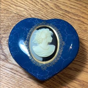 Mt Clemens Pottery Cameo Blue Heart Trinket Box 👠
